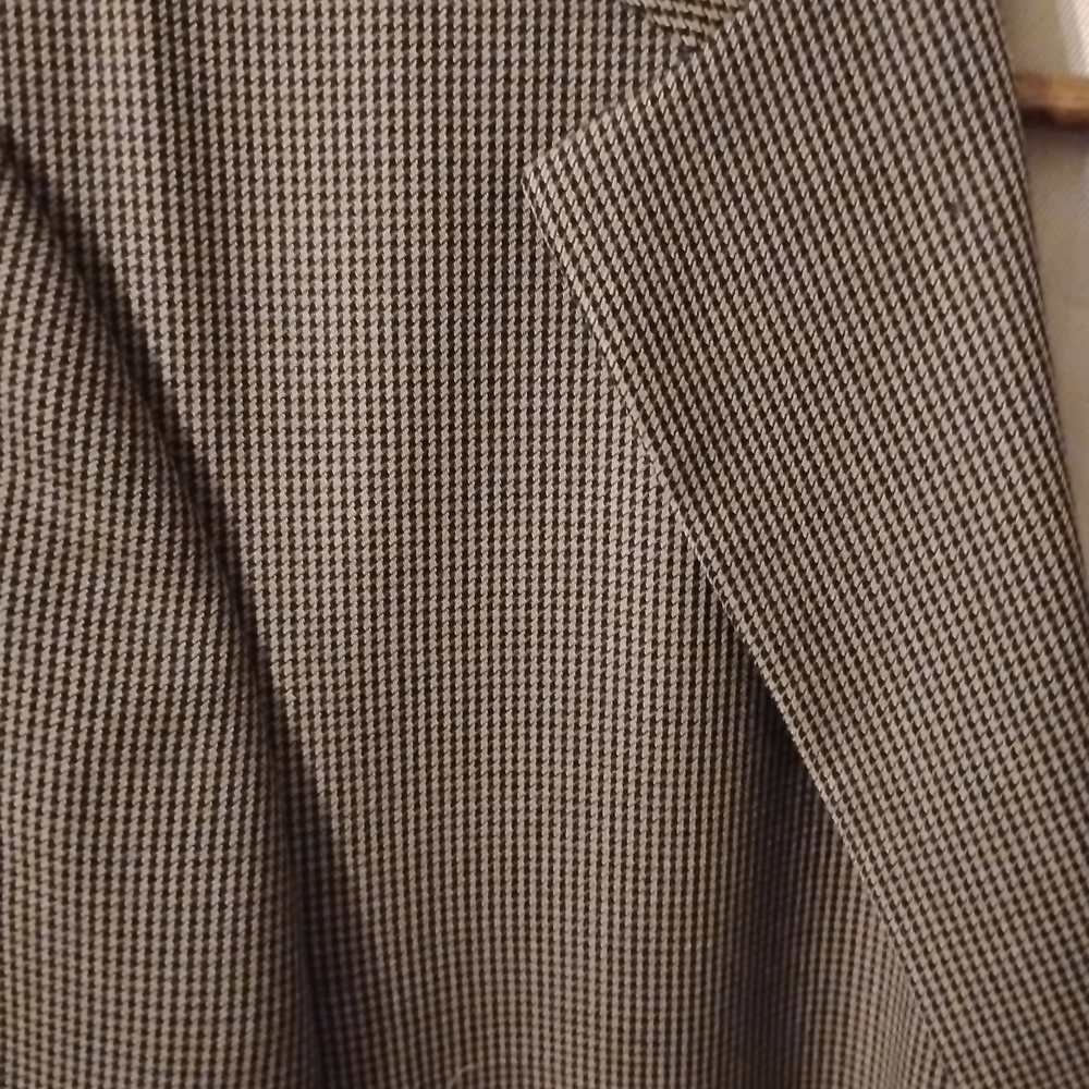 Stafford 48L sport coat in a brown and cream micro-check pattern, classic fit.